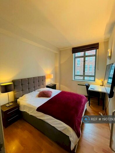 4 Bedroom Flat To Rent In Lawrence House, London, EC1V