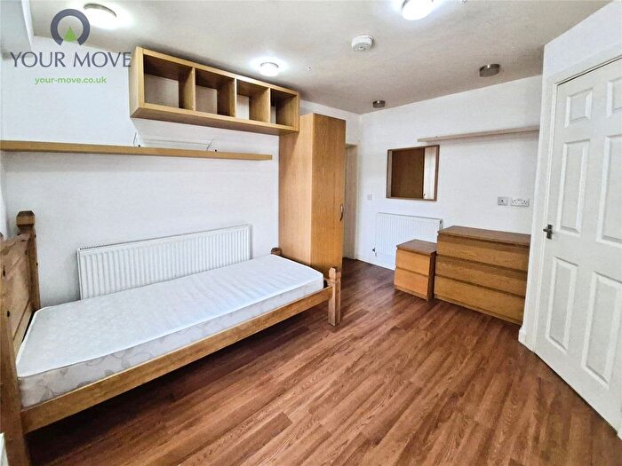 1 Bedroom Flat To Rent In Skipton Road, Keighley, West Yorkshire, BD20