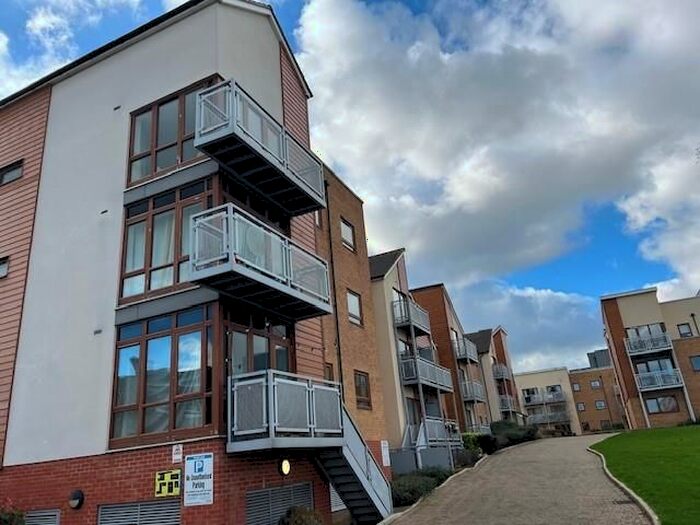 2 Bedroom Flat To Rent In Serenity Court, Evelyn Walk, Greenhithe, DA9