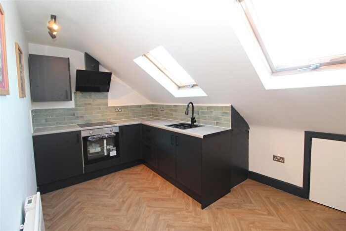 2 Bedroom Flat To Rent In Llantrisant Street, Cathays, Cardiff, CF24