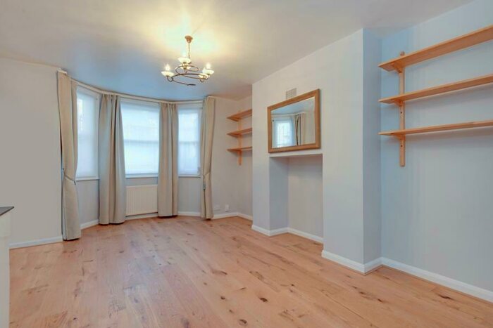 2 Bedroom Flat To Rent In Gayton Road, Hampstead, London, NW3