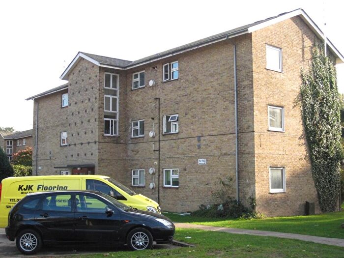 2 Bedroom Flat To Rent In Roe Green Lane, Hatfield, AL10