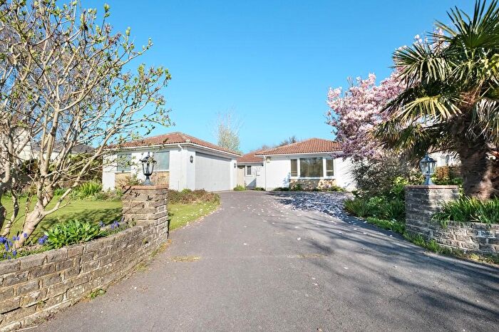 4 Bedroom Bungalow For Sale In Tithe Barn Close, Aldwick Bay Estate, Bognor Regis, West Sussex, PO21