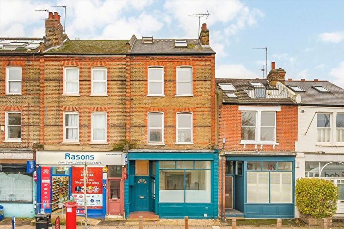 3 Bedroom Flat To Rent In Putney Bridge Road, Putney, SW15