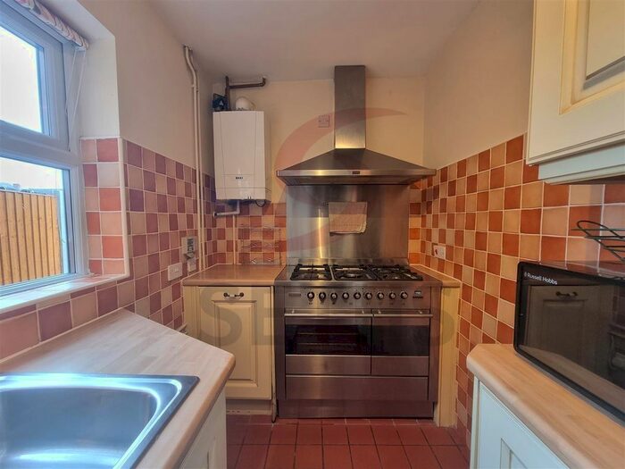 3 Bedroom Terraced House To Rent In Park Avenue, Aylestone, Leicester, LE2
