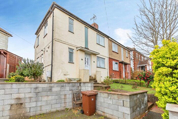 3 Bedroom Semi Detached House For Sale In Hawthorn Road, Rochester, Kent, ME2