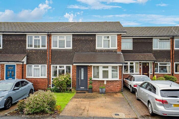 3 Bedroom Terraced House For Sale In Ash Hill Close, Bushey, WD23