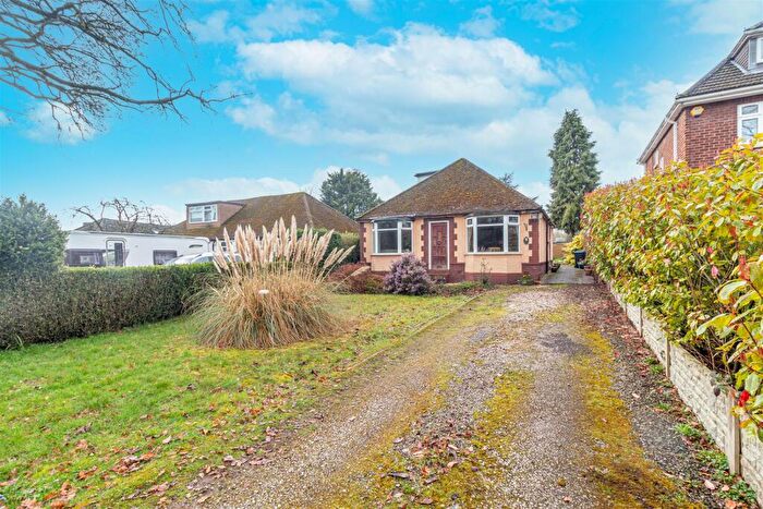 4 Bedroom Detached House For Sale In The Spinney, Birmingham Road, Warwick, CV34