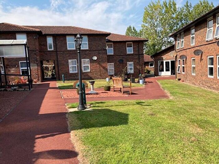 1 Bedroom Flat To Rent In Ridings Court, Crawcrook, NE40