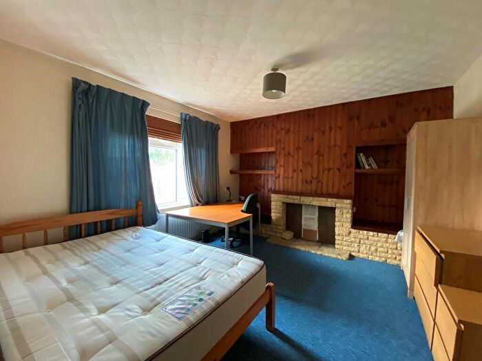 5 Bedroom Semi-Detached House To Rent In Harefield Road, Southampton, SO17