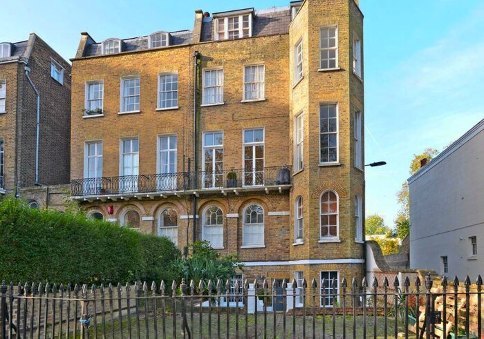 1 Bedroom Apartment To Rent In Camberwell Grove, Camberwell, London, SE5