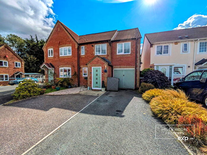 4 Bedroom Semi-Detached House For Sale In Ashwood Road, Plympton, PL7