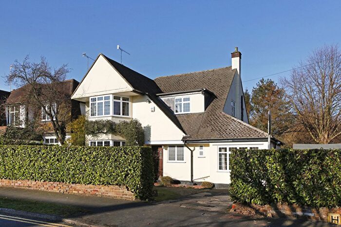 5 Bedroom Detached House To Rent In Hill Rise, Rickmansworth, WD3