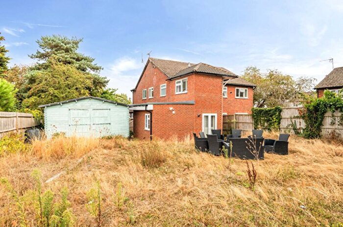 3 Bedroom House For Sale In Westglade, Farnborough, Hampshire, GU14