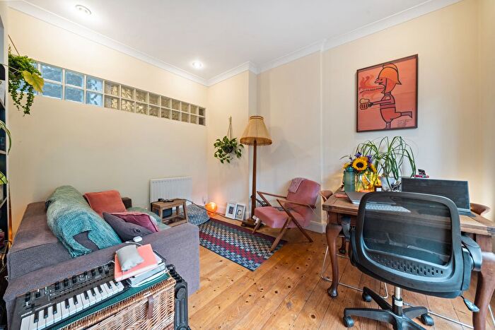 1 Bedroom Flat For Sale In Marlborough Road, London, N19