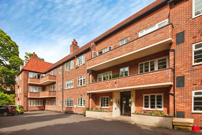 1 Bedroom Flat For Sale In Stumperlowe Lane, Sheffield, S10