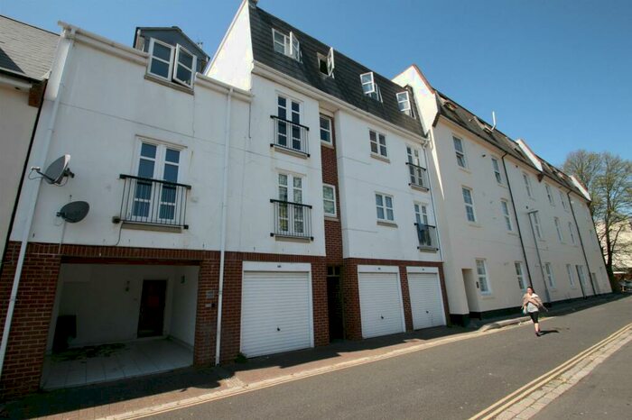 5 Bedroom Terraced House To Rent In Lansdowne Street, PO5