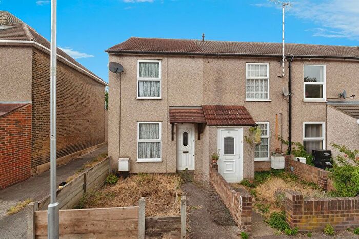 2 Bedroom End Terrace House For Sale In Prospect Place, Grays, RM17