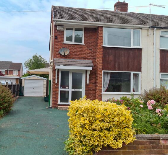 3 Bedroom Semi-Detached House To Rent In Birkett Avenue, CH65