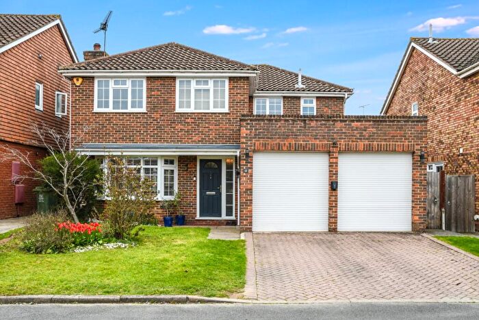 4 Bedroom Detached House For Sale In Cranmer Close, Billericay, CM12