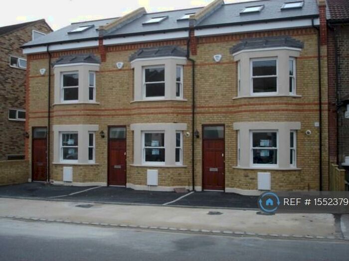 4 Bedroom Terraced House To Rent In Oval Road, Croydon, CR0