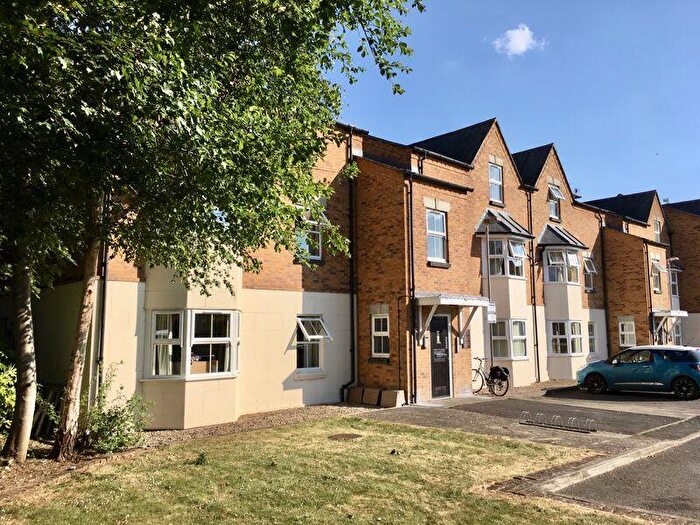2 Bedroom Apartment To Rent In Agnes Court, Oxford, OX4