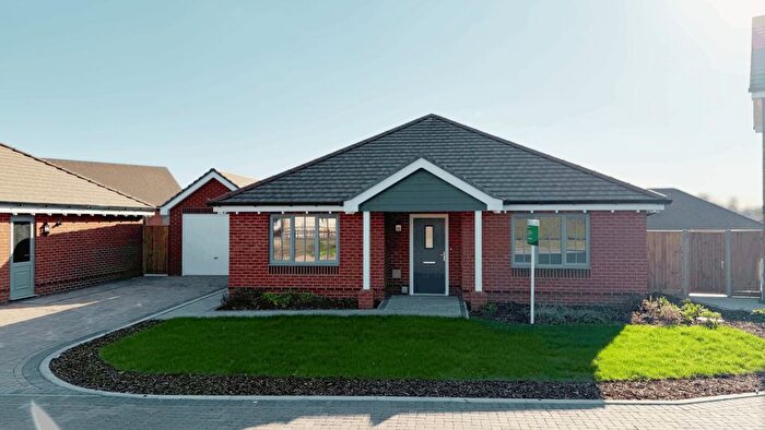 3 Bedroom Detached Bungalow For Sale In Whitsbury Road, Fordingbridge, SP6