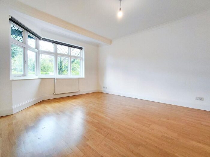 4 Bedroom Flat To Rent In Princes Garden, London, W3
