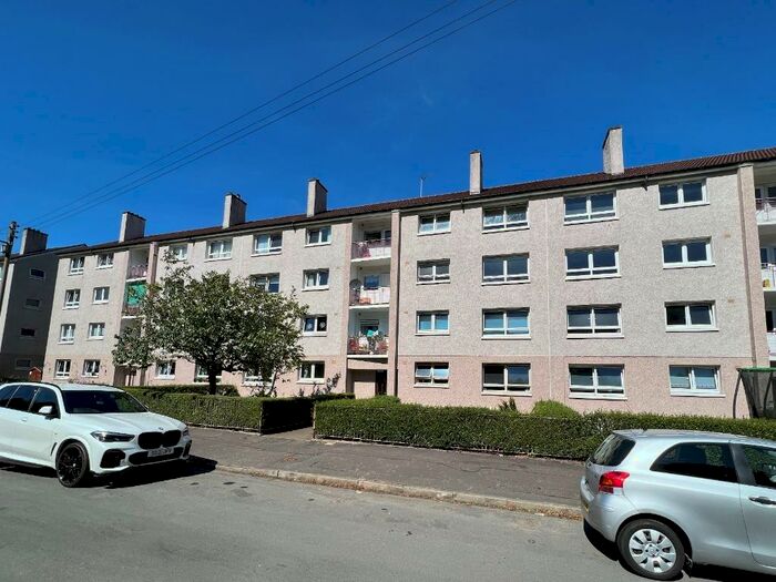 2 Bedroom Flat To Rent In Raithburn Avenue, Castlemilk, Glasgow, G45