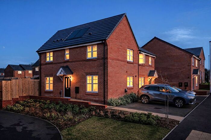 3 Bedroom Semi-Detached House For Sale In Tulip Close, Chorley, PR7