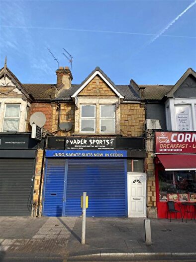 2 Bedroom Apartment To Rent In Forest Road, London, E17