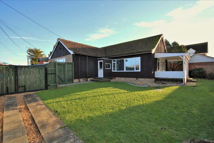 3 Bedroom Detached Bungalow For Sale In Main Road, Shalfleet, PO30