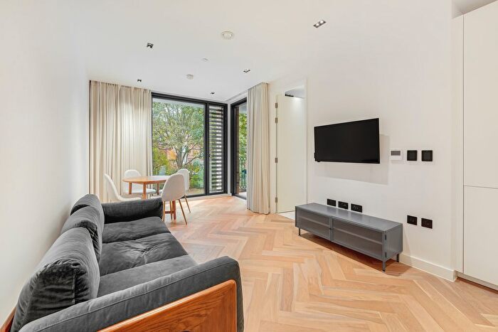 1 Bedroom Flat To Rent In Cluny Mews, Earls Court, SW5