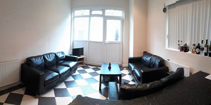 5 Bedroom Terraced House To Rent In Scarsdale Road, Manchester, M14