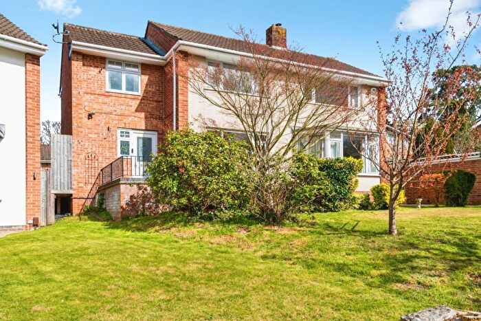 4 Bedroom Detached House For Sale In Holly Hill Close, Southampton, Hampshire, SO16