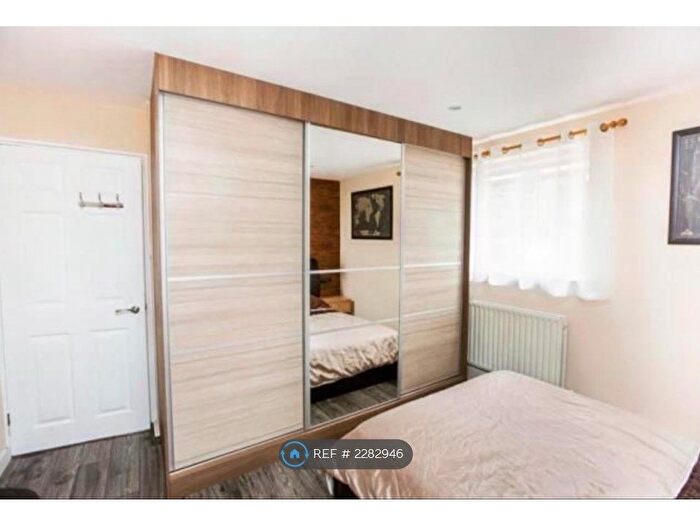 2 Bedroom Flat To Rent In Margaret Bondfield Avenue, Barking, IG11