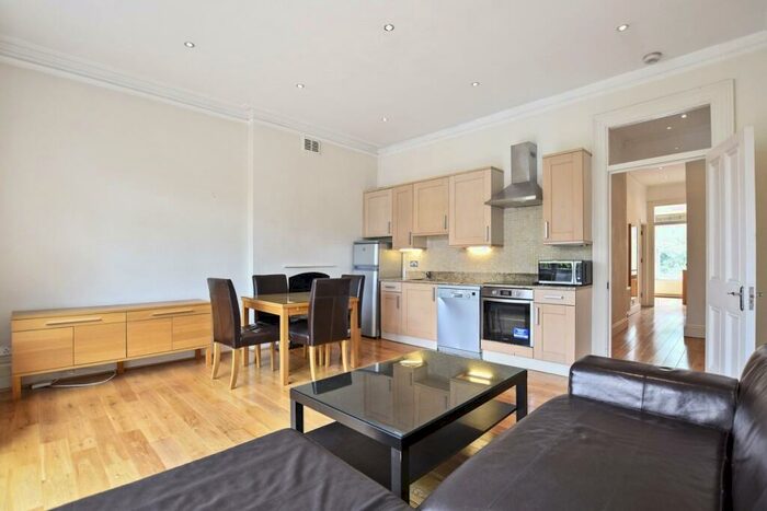 2 Bedroom Flat To Rent In Compayne Gardens London, NW6