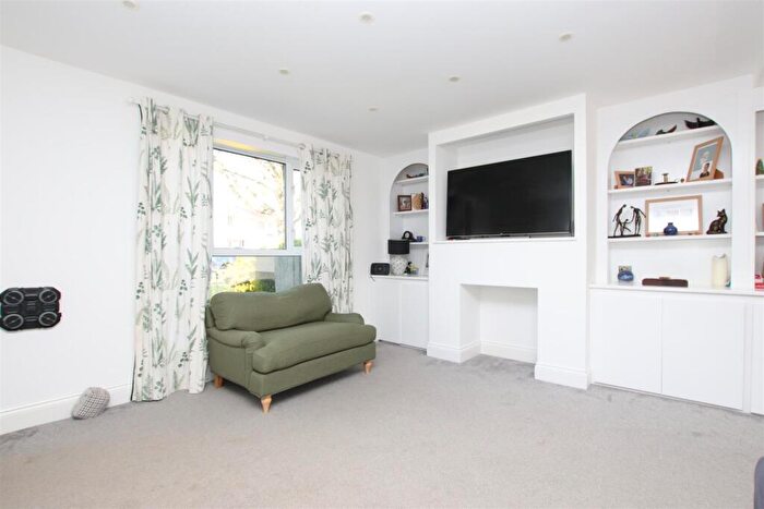 5 Bedroom House To Rent In Eastfield Avenue, Bath, BA1