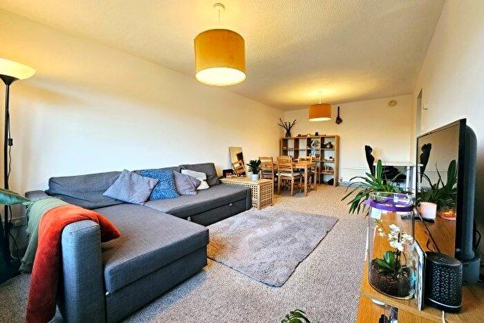 1 Bedroom Flat To Rent In Whitehaven Close, Bromley, BR2