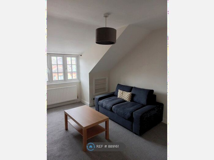 1 Bedroom Flat To Rent In Thornbury Road, London, SW2