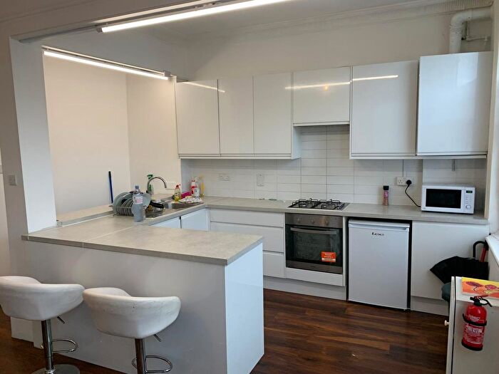 3 Bedroom Terraced House To Rent In Cricklewood Broadway, London, NW2