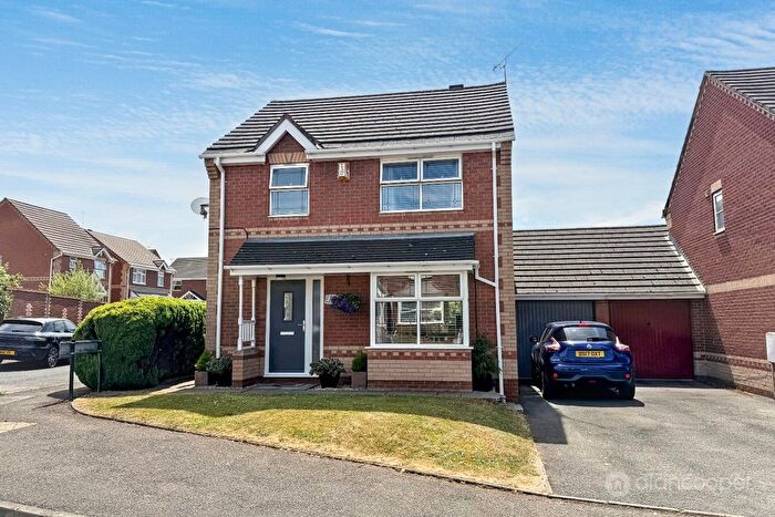 3 Bedroom Link Detached House For Sale In Penshurst Way, Maple Park, Nuneaton, CV11