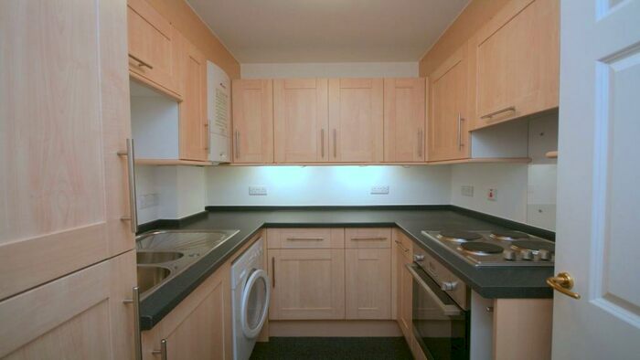 1 Bedroom Apartment To Rent In Broadway, SL6
