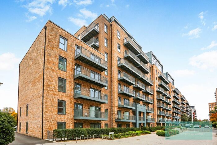2 Bedroom Flat To Rent In Beaufort Square, London, NW9