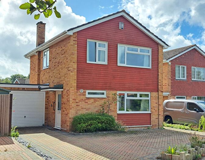 3 Bedroom Detached House For Sale In St. Helens Road, Gosport, PO12