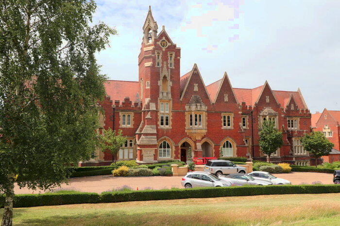 Apartment To Rent In The Galleries - Warley, CM14