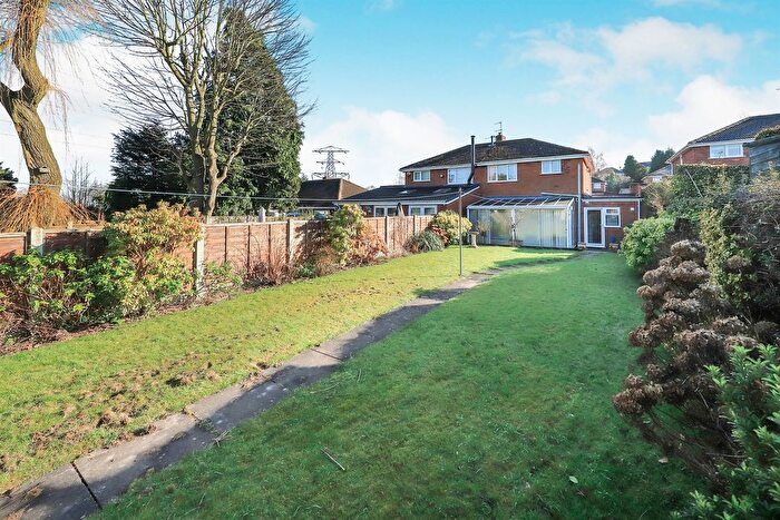 3 Bedroom Semi-Detached House For Sale In Waverley Crescent, Lanesfield, Wolverhampton, WV4