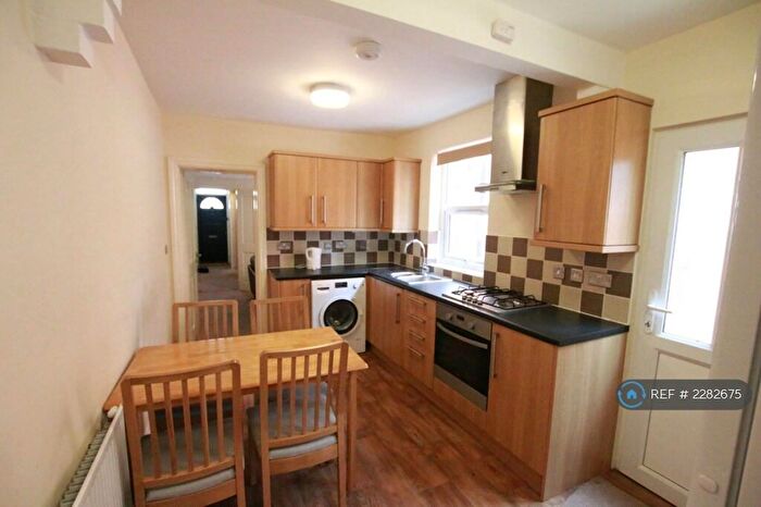 4 Bedroom Terraced House To Rent In Grange Avenue, Reading, RG6