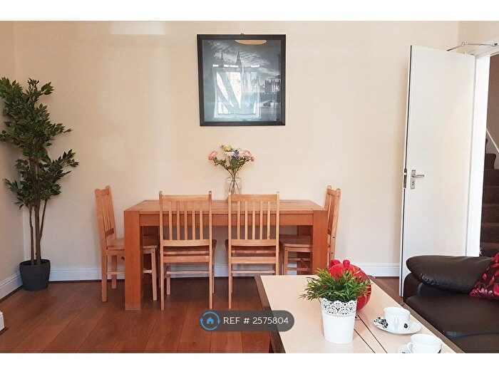 5 Bedroom Terraced House To Rent In Wedmore Gardens, London, N19