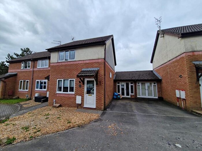 3 Bedroom Semi-Detached House To Rent In Glan-Y-Nant, Tondu, Bridgend, CF32